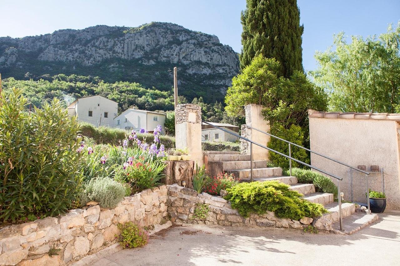 Auberge De La Vallee Saint-Jean-de-Bueges Bagian luar foto